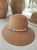CHAPÉU DE PRAIA BEGE COM DETALHES DE CONCHA