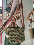 BOLSA DE MACRAMÊ COM ALÇA REGULÁVEL VERDE